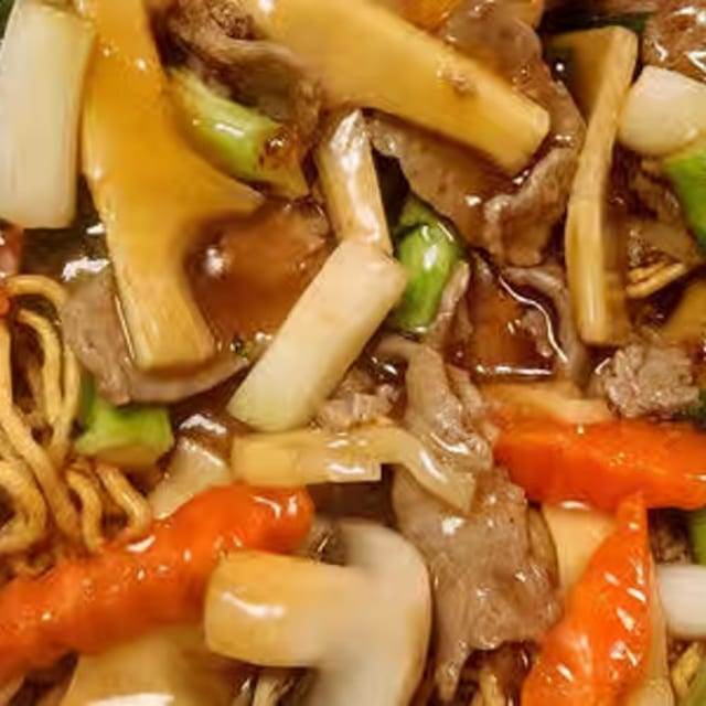 Koy See Mee (Crispy Egg Noodle Nest).