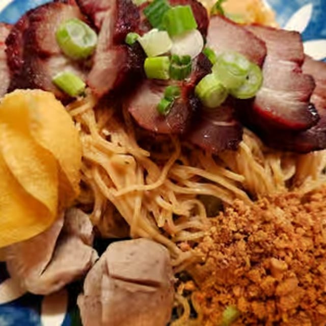 Bamee Haeng (Honey BBQ Roast Pork & Egg Noodle).