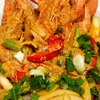 Pad Phong Kari (Whole Shrimp with Shell)